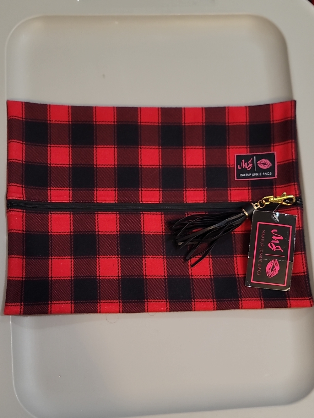 Makeup Junkie Highlander- Size Large